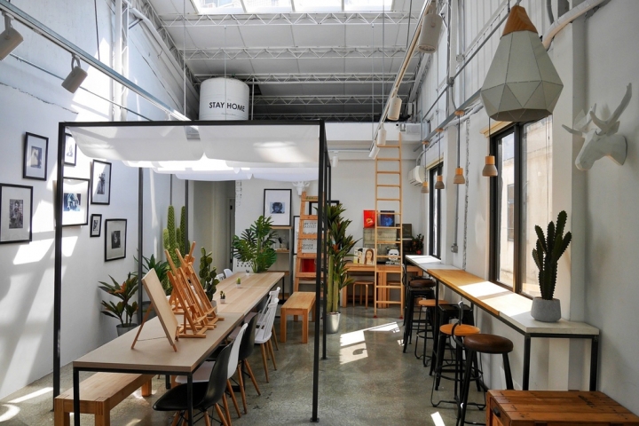 【台中 西屯區 食記】Cafe Buddha 佈達咖啡★白天咖啡晚上酒館／工業風格的寵物友善餐廳／免費WI-FI／免費插座／不限時間／台中逢甲咖啡廳推薦