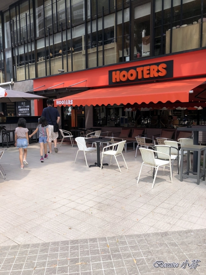 呼特斯餐廳HOOTERS(慶城店)呼拉圈女郎/啦啦隊制服/美式餐廳/漢堡/排餐(捷運南京復興站)