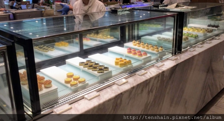 [台北美食]台北六福萬怡酒店敘日全日餐廳下午茶...唉~