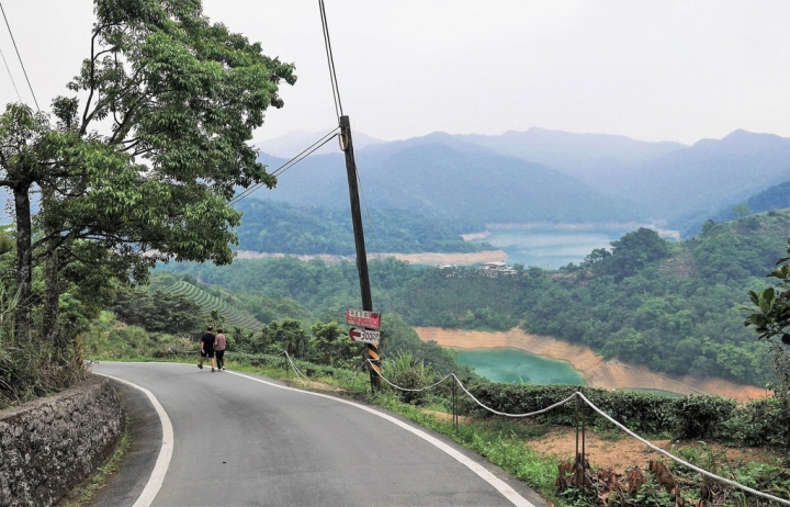 【新北石碇 | 景點】流淌在重重山巒間的一泓碧綠✲千島湖