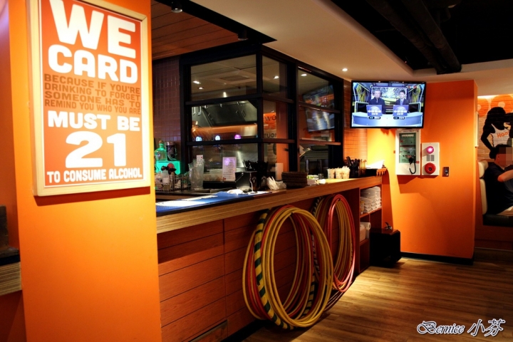 呼特斯餐廳HOOTERS(慶城店)呼拉圈女郎/啦啦隊制服/美式餐廳/漢堡/排餐(捷運南京復興站)