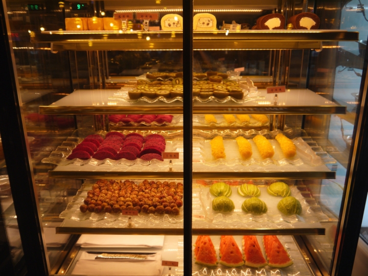 【新北市 板橋區/捷運府中站】肉麻一下精緻鴛鴦麻辣火鍋-超值選擇吃飽吃巧