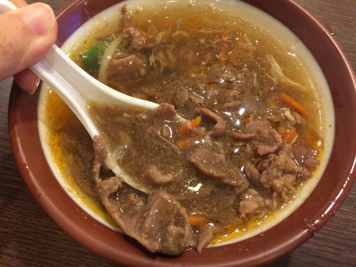【食記】捷運台北車站/台大醫院站/南陽街美食。肥老闆羊肉焿~平價又大碗 味道也不錯