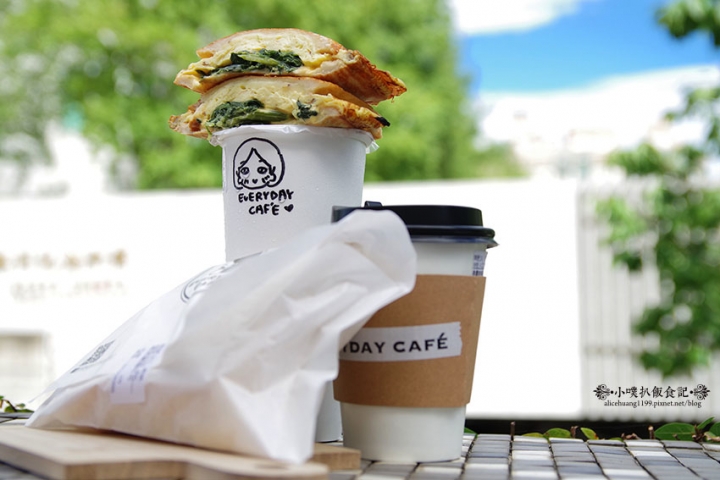 【中和早午餐】『EVERYDAY CAFE 』近永安市場站/手作吐司/咖啡.茶/排隊美食/近期推出晚間限定吃飽飽吐司