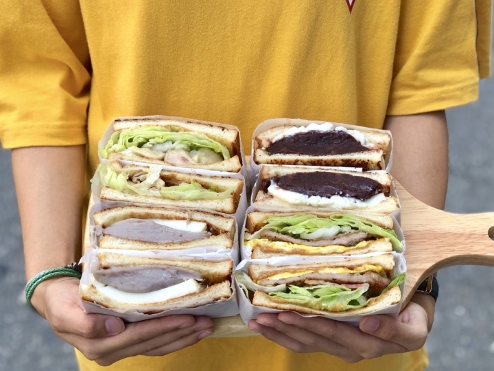 滿樂鐵板吐司-值得排隊兩個小時的滿滿芋泥