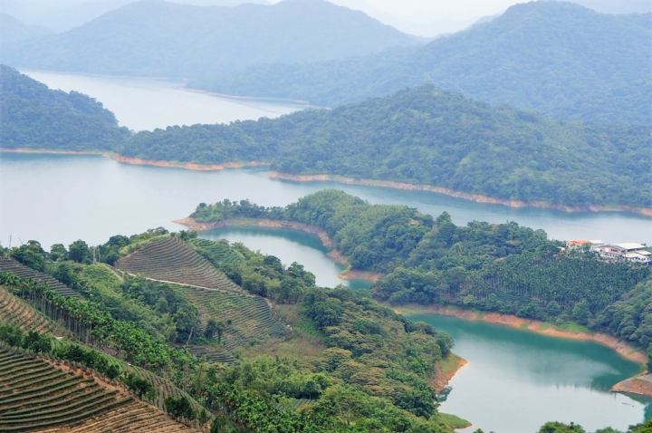 【新北石碇 | 景點】流淌在重重山巒間的一泓碧綠✲千島湖