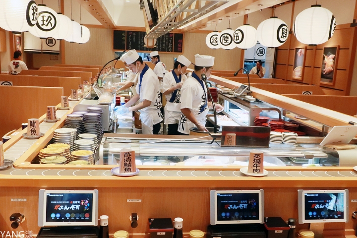 【內湖】合點壽司（がってん寿司），由師傅現場捏製的迴轉壽司