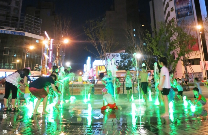 水舞點亮台北建成圓環&寧夏夜市@散步台北.藝人詩攝