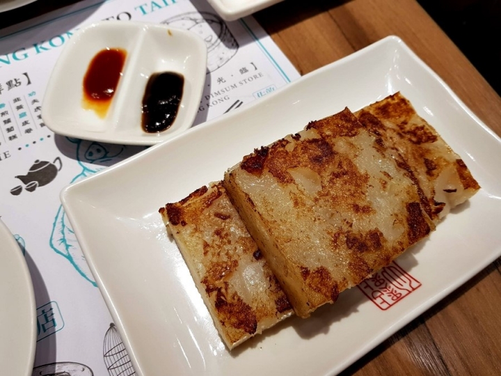 台北市 台北微風台北車站店 [點點心] 來自香港的人氣港式點心~ 生意很好要排隊~ 推薦脆皮鮮蝦腸粉 & 撈麵好吃