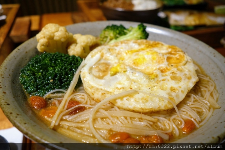 『新北美食』- 鶯歌區重慶街.喝茶天TEADAY / 鶯歌老街 / 茶餐廳