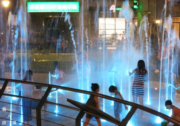 水舞點亮台北建成圓環&寧夏夜市@散步台北.藝人詩攝