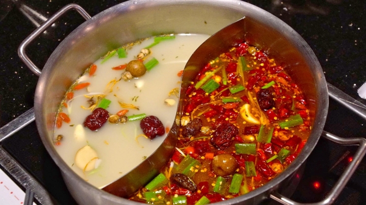 [台南][安平區] 小蒙牛頂級麻辣養生火鍋-台南店