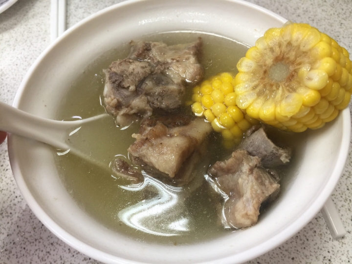 【食記】捷運公館站。藍家割包~半肥半瘦的割包好好吃