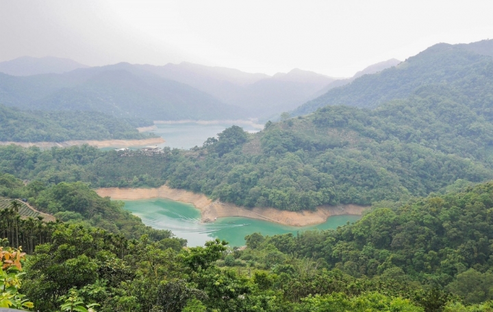 【新北石碇 | 景點】流淌在重重山巒間的一泓碧綠✲千島湖