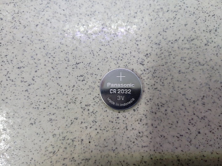 [開箱]MOMAX 藍牙皮革自拍桿 (氣憤開箱)
