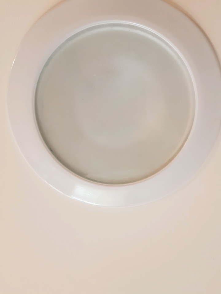這種崁燈燈炮怎麼換