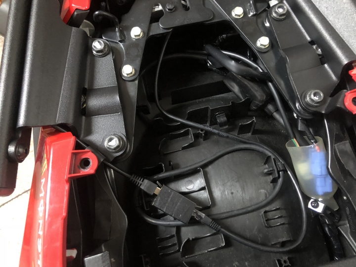 分享 Givi V56 後箱煞車/方向燈