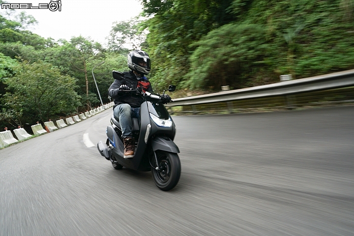 SYM VEGA 125 試駕,雖然擁有相當厲害的加速成績,但 VEGA 125 還是與主打運動性的車款有些差異。 SYM VEGA 125 試駕,雖然擁有相當厲害的加速成績,但 VEGA 125 還是與主打運動性的車款有些差異。