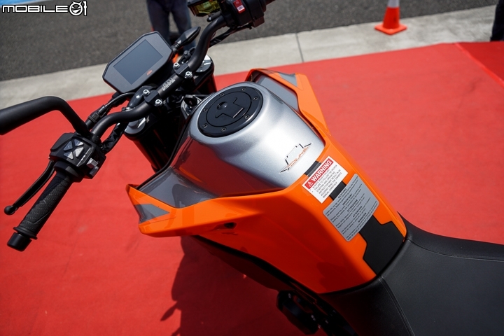 【採訪】彎道快進快出!2018 KTM 790 Duke 台灣正式發表!