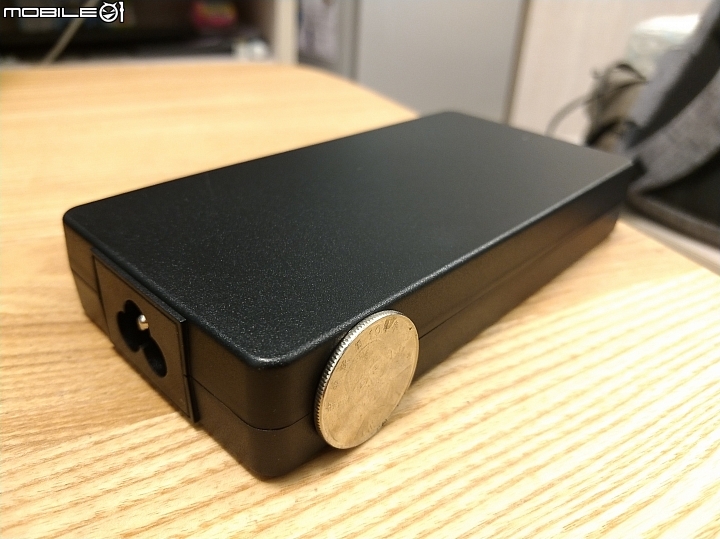 [不專業開箱] GIGABYTE SabrePro 15-W8 高質感平價電競筆電