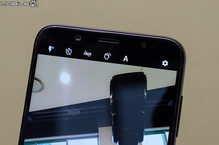 【採訪】HTC U12 Life揭曉!水樣玻璃大玩金屬質感、但不能擠了.....