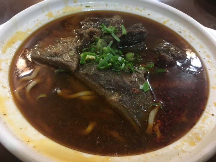 [食記] 清真中國牛肉麵，台灣台北好吃的牛肉麵老店 Est. 1957
