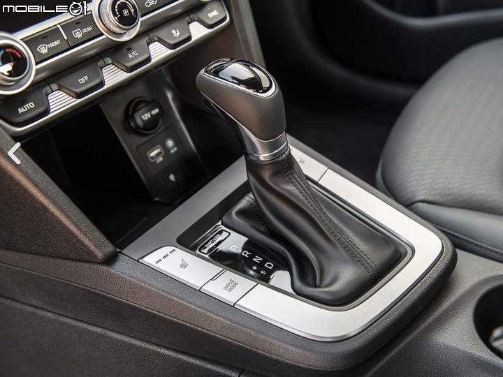 【海外新訊】Hyundai小改款Elantra無預警現身,更帥更潮的造型進化!