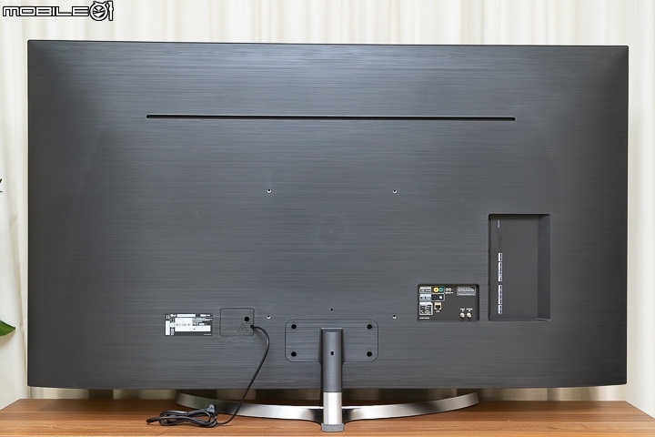 韓系大對決！Samsung 65Q9F QLED TV vs. LG 65SK8500 Super UHD TV