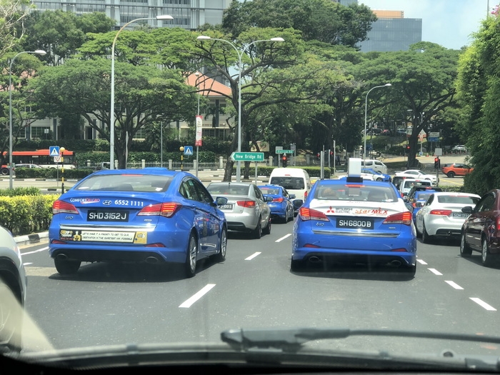 新加坡的Hyundai i40相當於台灣小黃的Altis嗎?