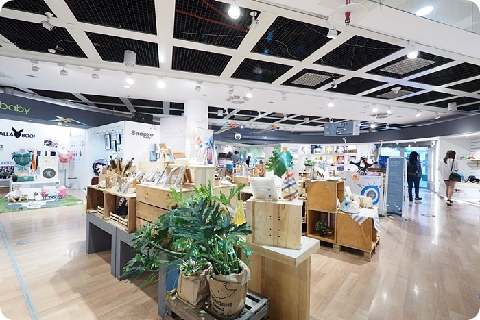 【台中親子景點】路過經過，但千萬別錯過。好吃好玩適合親子旅行的草悟廣場!