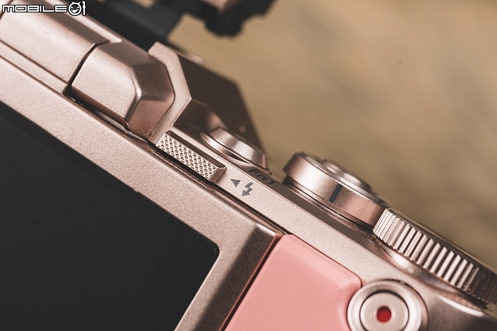 Panasonic Lumix GF10 評測報告｜自拍不求人 微改款再出發！