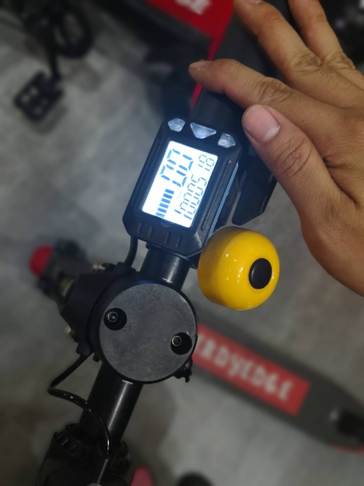 BIRDYEDGE G3 PLUS-X 電動滑板車 小港 西子灣 來回 分享心得 還不錯! 果然就是要續航要夠!實際測試電動滑板
