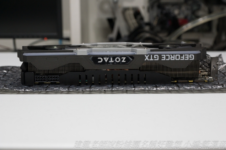 ROG SWIFT PG27UQ 輕開箱