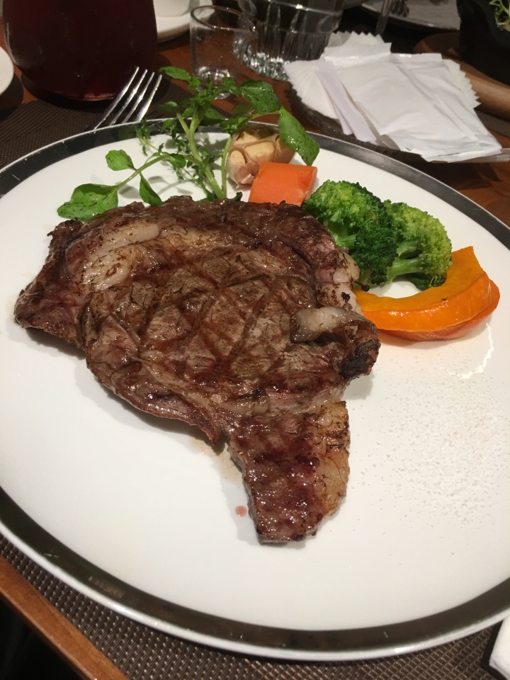[台北美食]朵頤排餐京站店 有誠意的排餐~