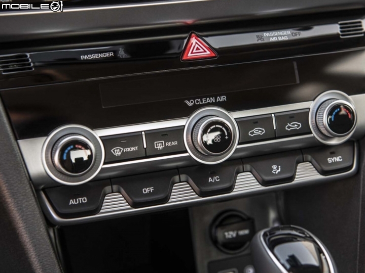 【海外新訊】Hyundai小改款Elantra無預警現身,更帥更潮的造型進化!
