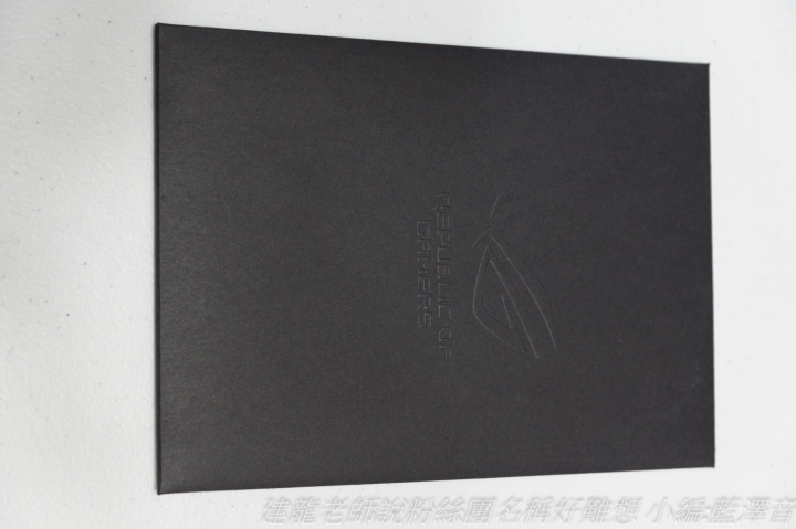 ROG SWIFT PG27UQ 輕開箱