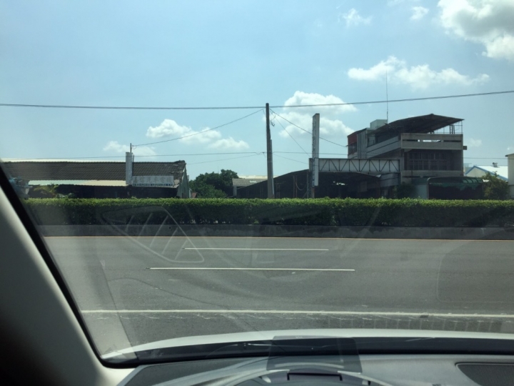 請問 貼完隔熱紙後車子前檔避光墊是否真的很有必要呀?