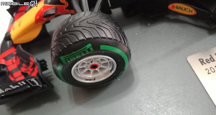 7-11 Spark 1/18 2017 Red Bull Racing F1 RB13 開箱