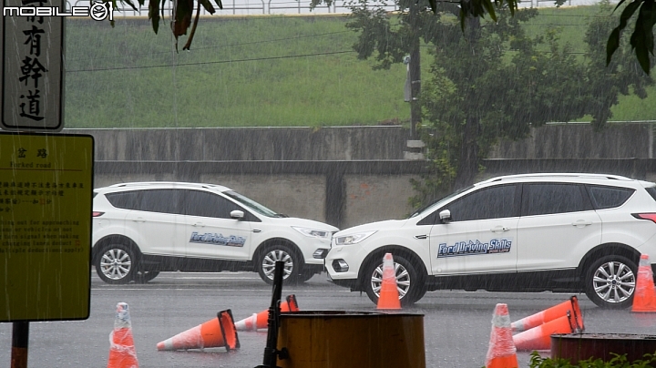 馬路少一寶路況會更好  Ford安全節能駕駛體驗營