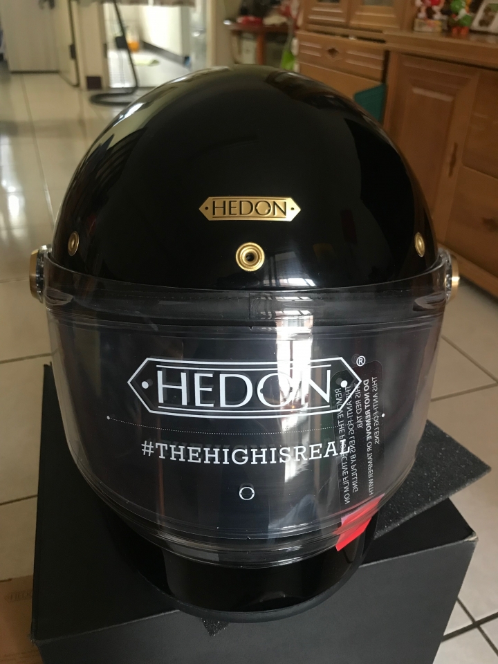 遠渡重洋的英國復古安全帽"HEDON"