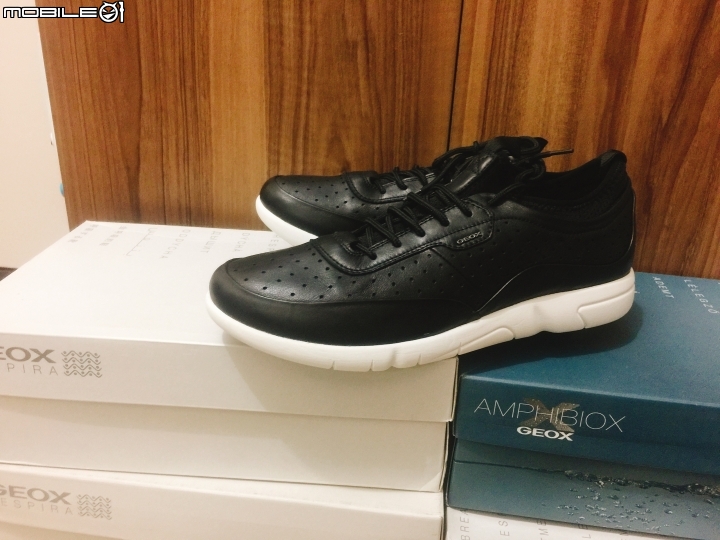 「分享」出差購物買買買 GEOX  outlet 買多多