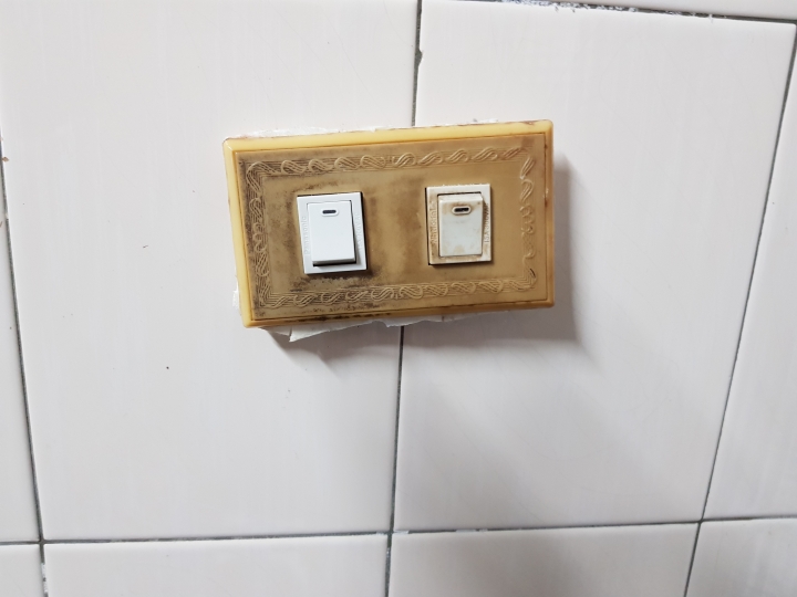 新手上路，想更換牆壁舊的開關及門外電燈燈座。