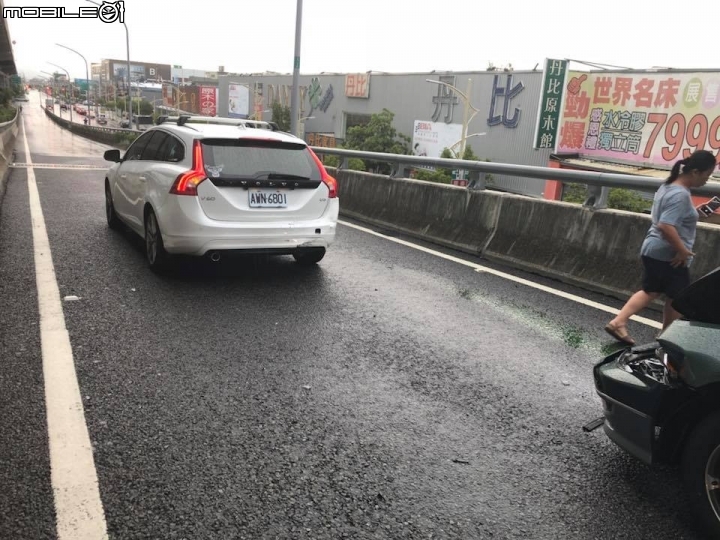 因為volvo保護我們!碰撞測試