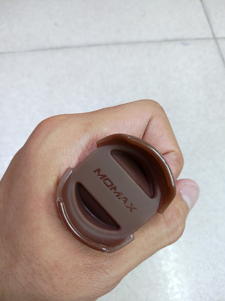 [開箱]MOMAX 藍牙皮革自拍桿 (氣憤開箱)