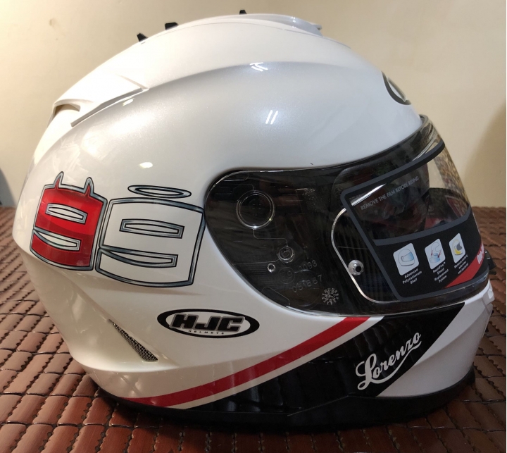 「人生的第一頂進口帽」HJC IS-17 Lorenzo~開箱