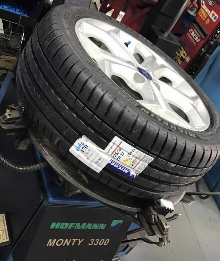 MK3,8W車主～第三次換胎～有什麼好的選擇呢？之前都用米其林的LC,PS4~