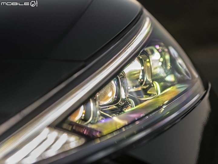 【海外新訊】Hyundai小改款Elantra無預警現身,更帥更潮的造型進化!