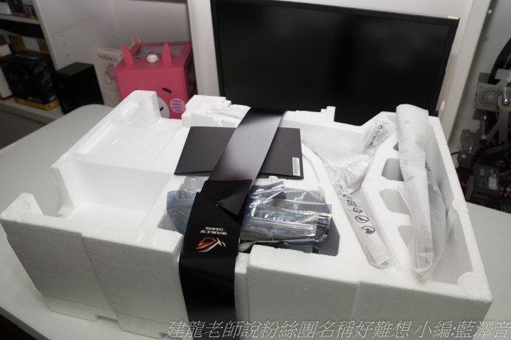 ROG SWIFT PG27UQ 輕開箱