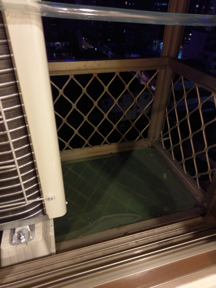 變頻分離式冷氣安裝 可以更靠近窗戶邊框嗎??