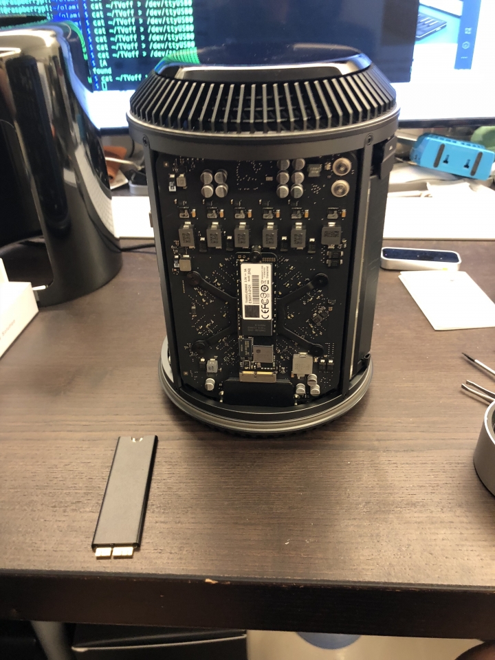 Mac PRO DIY 升級SSD 及 RAM